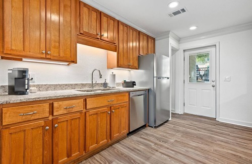 Auburn Condo | Spacious Auburn Condo - 3BR Near Campus + King Suite