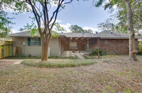 Broadmoor House | Spacious Baton Rouge Home Rental: 12 Mi to LSU!