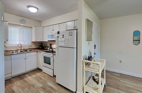 Tybee Island Condo | Spacious Beachfront Living w/Large Balcony + Community Pool!