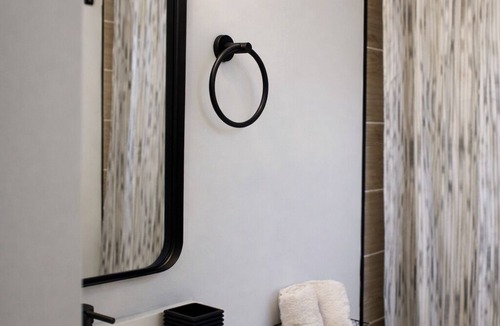 Casselberry House | Spacious Casselberry Home Near Attractions. Host capacity up to 10 people