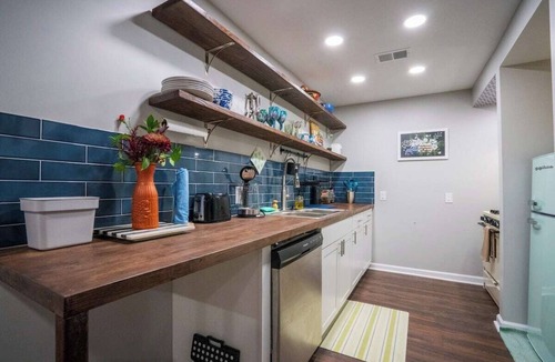 East Side Apartment | Spacious, Chic, and Artistic Suite near Kirkwood and East Lake Golf Course!