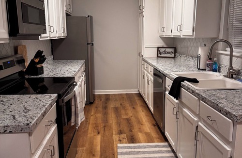 Groveoak House | Spacious Family-Friendly Minutes to Lake Guntersville & City Harbo
