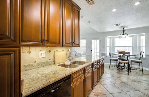 Kenner House | Spacious Family Home 2 Mi to Lake Pontchartrain!