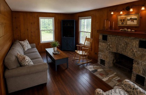 Levering Cabin | Spacious Farmhouse on 250 Acres | Kayaks & Fire Pit