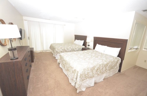 Acme Condo | Spacious golf course condo near Traverse City. Air conditioning.