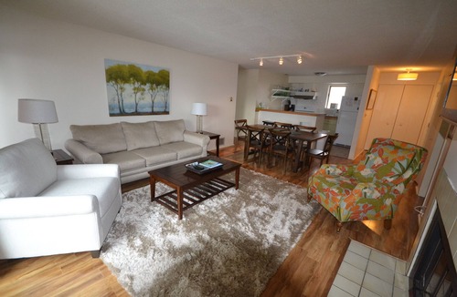 Acme Condo | Spacious golf course condo near Traverse City. Air conditioning.