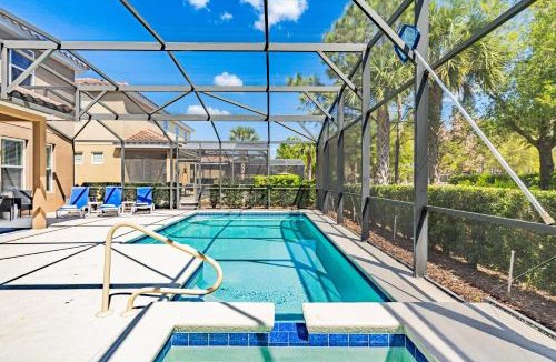 Loughman House | Spacious Home with Private Pool and Spa in Solterra Gates Resort Nr Disney