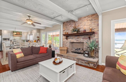 Lutts House | Spacious + Lakefront, Luxury Comfort Home w Eagles, Boathouse, Fireplace & Views