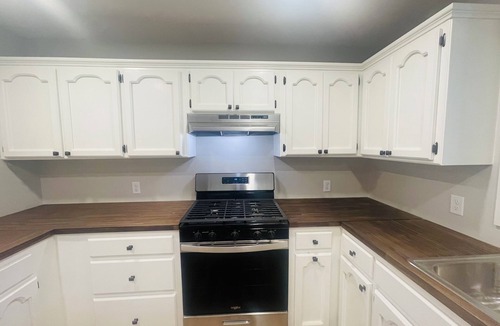 Fairbanks House | Spacious Oak Retreat - Sleeps 9 - Arcade Fun