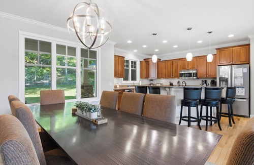 Mayfield House | Spacious Private home for 14 at Blue Valley