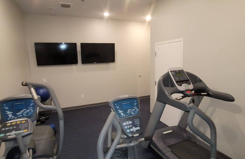 Downtown Apartment | Spacious Studio Downtown minutes from hospital