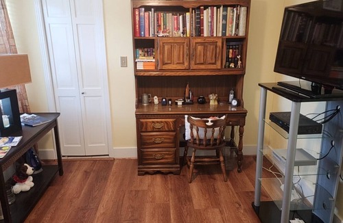 Gardendale House | Spacious Terracotta Brick One Level W/Screened In Porch. Free wi-fi.