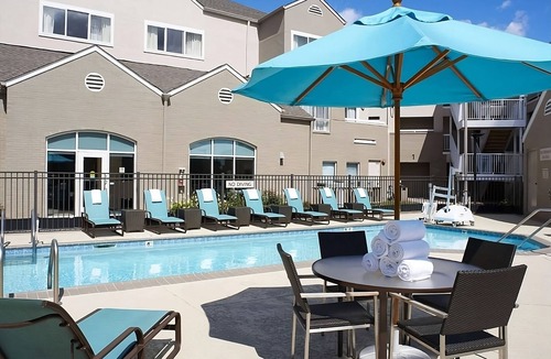 Warren Hotel | Spacious Unit with Full Kitchen, Free Breakfast, Pet-friendly Property!