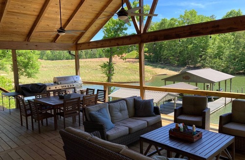 Dadeville House | Spacious Waterfront Home in Blue Creek Area