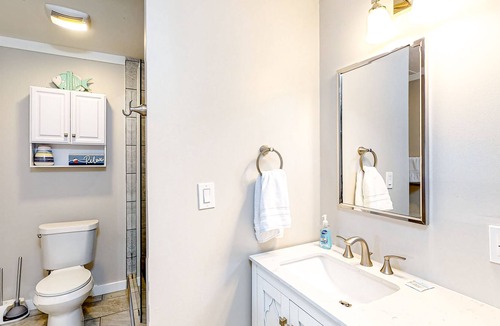 Perdido Key Coves One Apartment | Spacious waterfront studio with shared dock, tennis, & patio