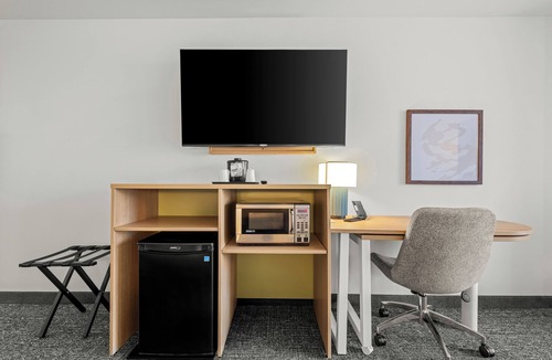 Pelham Hotel | Spark by Hilton Pelham Birmingham I 65