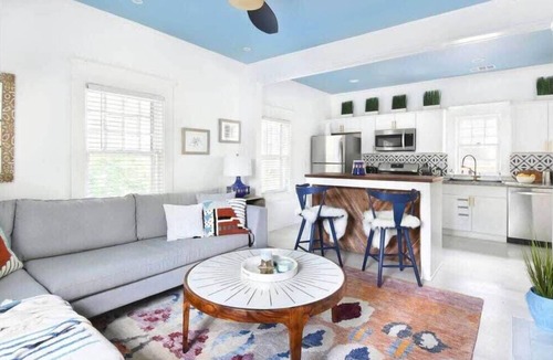 Midtown Apartment | Sparrow