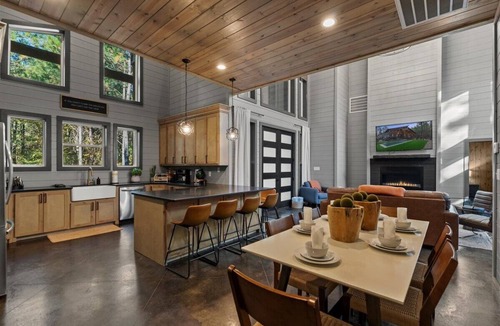 Pickens Cabin | Special | Heated Pool Hot Tub Pets Fire Pit