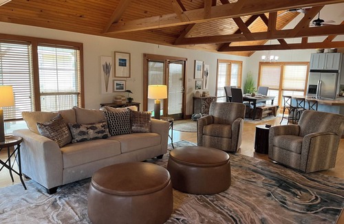 Springfield House | Specious Waterfront home on the Tickfaw River