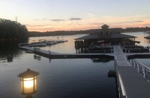 Winchester House | Spectacular Lake Townhouse at Twin Creeks Resort ! Walk to marina and pool !