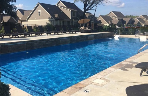 Winchester House | Spectacular Lake Townhouse at Twin Creeks Resort ! Walk to marina and pool !