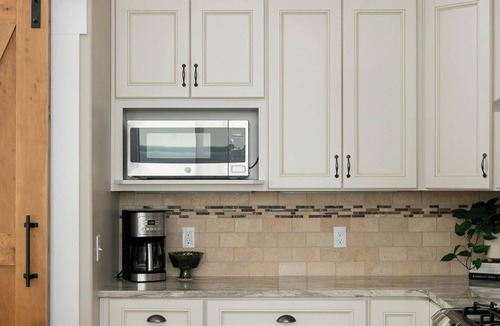 Suttons Bay House | Spectacular Lakefront Retreat on Lake Michigan in Suttons Bay