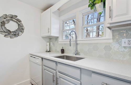 Spring Lake House | Spring Lake Cottage. 3 night reservations allowed, weeklong discounts available