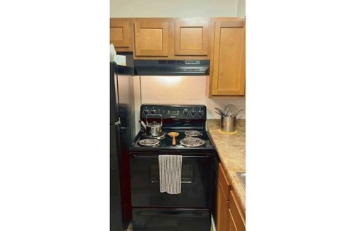 Mableton House | Spring Townhome mins to Six Flags Truist Park ATL