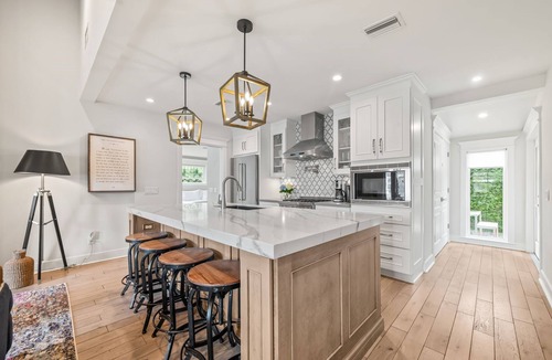 Downtown Historic District House | St. George Cottage House-3/2 Lakefront-Walkable