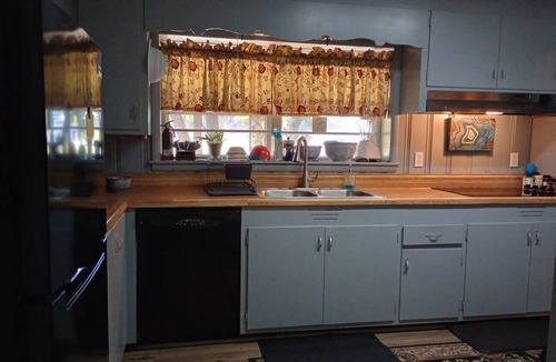 Sycamore House | Stay and Play 280/Family Fun Lodge. Pet-Friendly! Near Sylacauga.