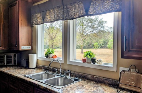 Valley Grande House | Stay at a 4-bedroom Unique Historic Landmark just outside of the city of Selma.