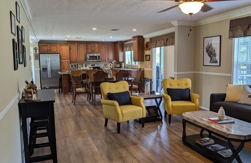 Valley Grande House | Stay at a 4-bedroom Unique Historic Landmark just outside of the city of Selma.