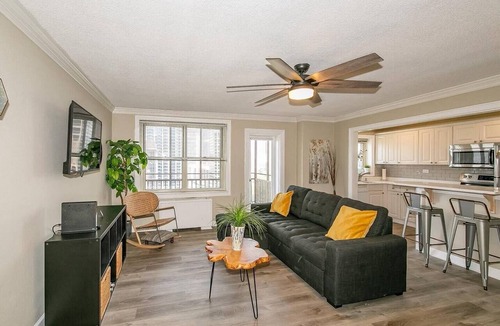 Downtown Atlanta Condo | StayATL | Downtown High Rise Condo with Balcony
