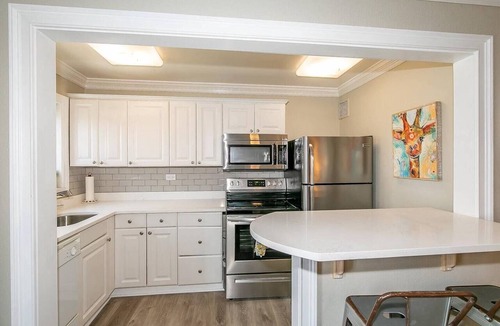 Downtown Atlanta Condo | StayATL | Downtown High Rise Condo with Balcony