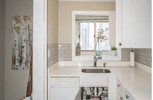 Downtown Atlanta Condo | StayATL | Downtown High Rise Condo with Balcony