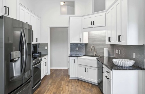 Gunter Afs House | Step-Free Family Home with BBQ in Montgomery