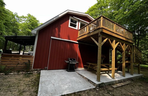 Elmira House | Step into Pure Michigan- Peaceful 60 Acres- 15 min from Boyne Mountain
