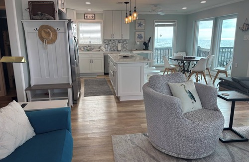 Southpointe House | STEP RIGHT ONTO THE SAND 180 degree VIEWS Uncrowded beach!