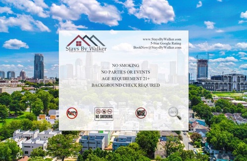 Oakland Condo | Steps From Downtown 2BR/2B ★ King Beds ★ Cable + Wi-Fi ★ Balcony (1200 SqFt)