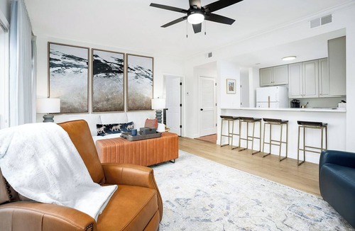 Auburn Condo | Steps to Auburn's Campus ~ Beautifully Remodeled Condo + Sleeps 8