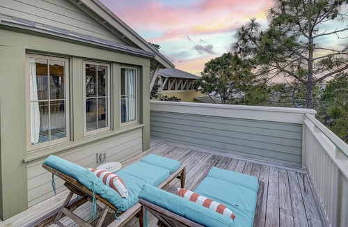 Beach District Condo | Steps to Beach Club, Multi-Level WaterColor Condo, Slps 4, Perfect Location!