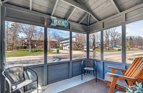 Curtis Cabin | Stone's Throw Cabin 2- Cozy one bedroom with full kitchen and screened porch
