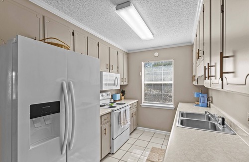 Dothan Cottage | Stowers Hideaway 3-bedroom cottage with AC in welcoming Dothan