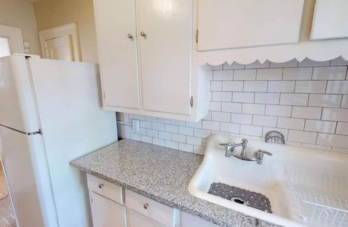 Montgomery Apartment | Stroll to Cafes & Grocer w/King Bed