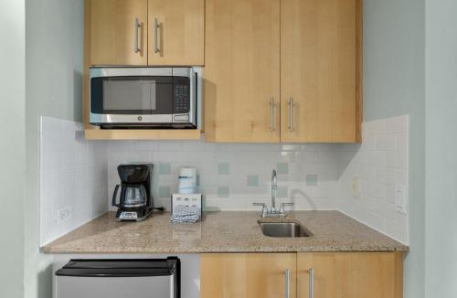 Baytowne Wharf House | Studio Condo in Luxe Sandestin Resort w Balcony Pool Walk to Baytowne Wharf
