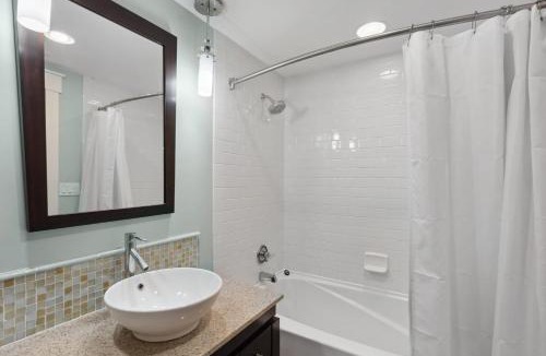 Baytowne Wharf House | Studio Condo in Luxe Sandestin Resort w Balcony Pool Walk to Baytowne Wharf