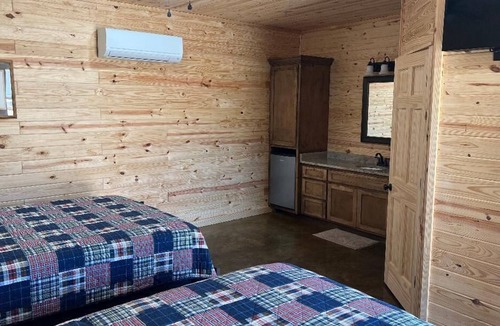 Moscow Apartment | Studio cottage in gated hunting lodge -5 minutes from Saracen Casino