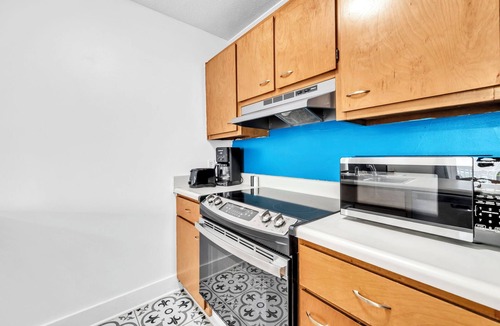 Bel Air Condo | 🌴Studio with Gulf View, Steps from the Beach | Surfwinds #3🌴
