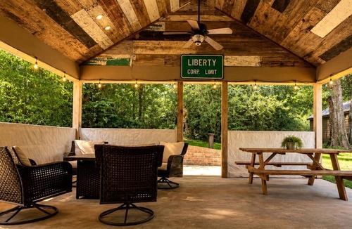 McCall Creek Cabin | Stunning Creek-side Cabin Rental for Family Friendly Stays in Liberty, Mississippi