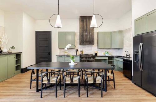 Faubourg Lafayette Hotel | Stunning, Designer Historic Home | Heated Pool